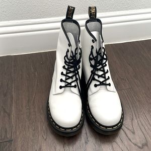 White Dr. Martenes